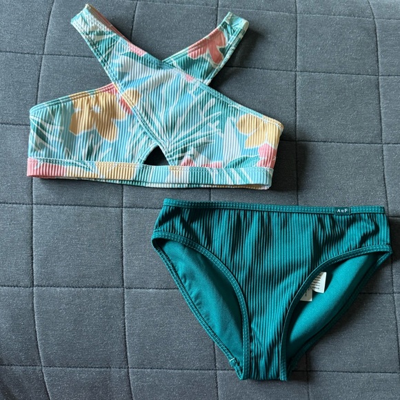 Abercrombie Kids Bikini! - Picture 1 of 4